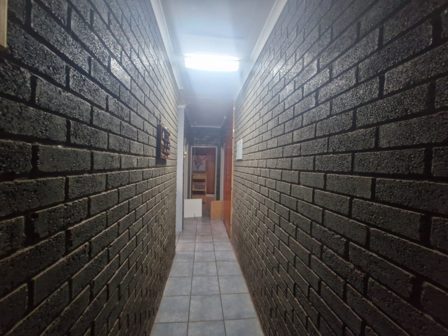 4 Bedroom Property for Sale in Kathu Northern Cape